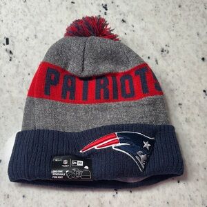 NWT Patriots Knit Beanie with Pom and fleece liner